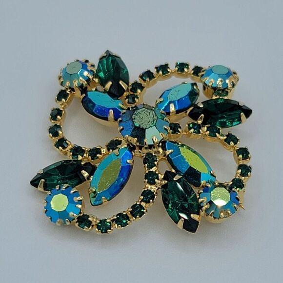 Vintage Brooch Gold Tone Emerald Green Crystals Brooch #506 - Picture 9 of 16